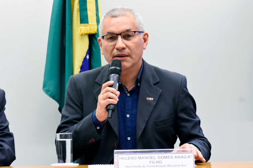 Presidente da CNTE critica PEC 169 e alerta para risco de “transformar profissão docente em bico”