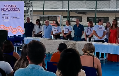 Coordenador do SINTE cobra prefeito de Areia Branca por pagamento do piso e implementação do PCCR na abertura da Semana Pedagógica